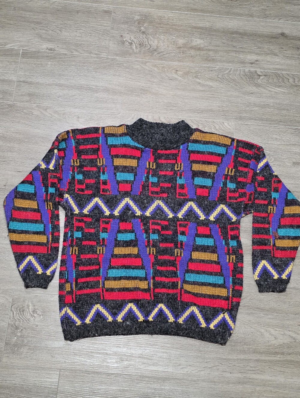 Vintage 80's/90's Vestiti Amancio Sportivi Sweater Size M Geometric Colorful